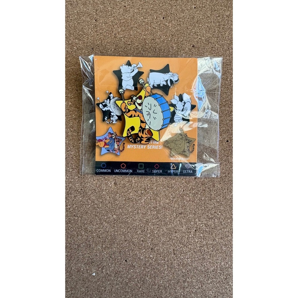 FiGPiN Disney Winnie The Pooh Series 1 Pin  - Tigger (Common)